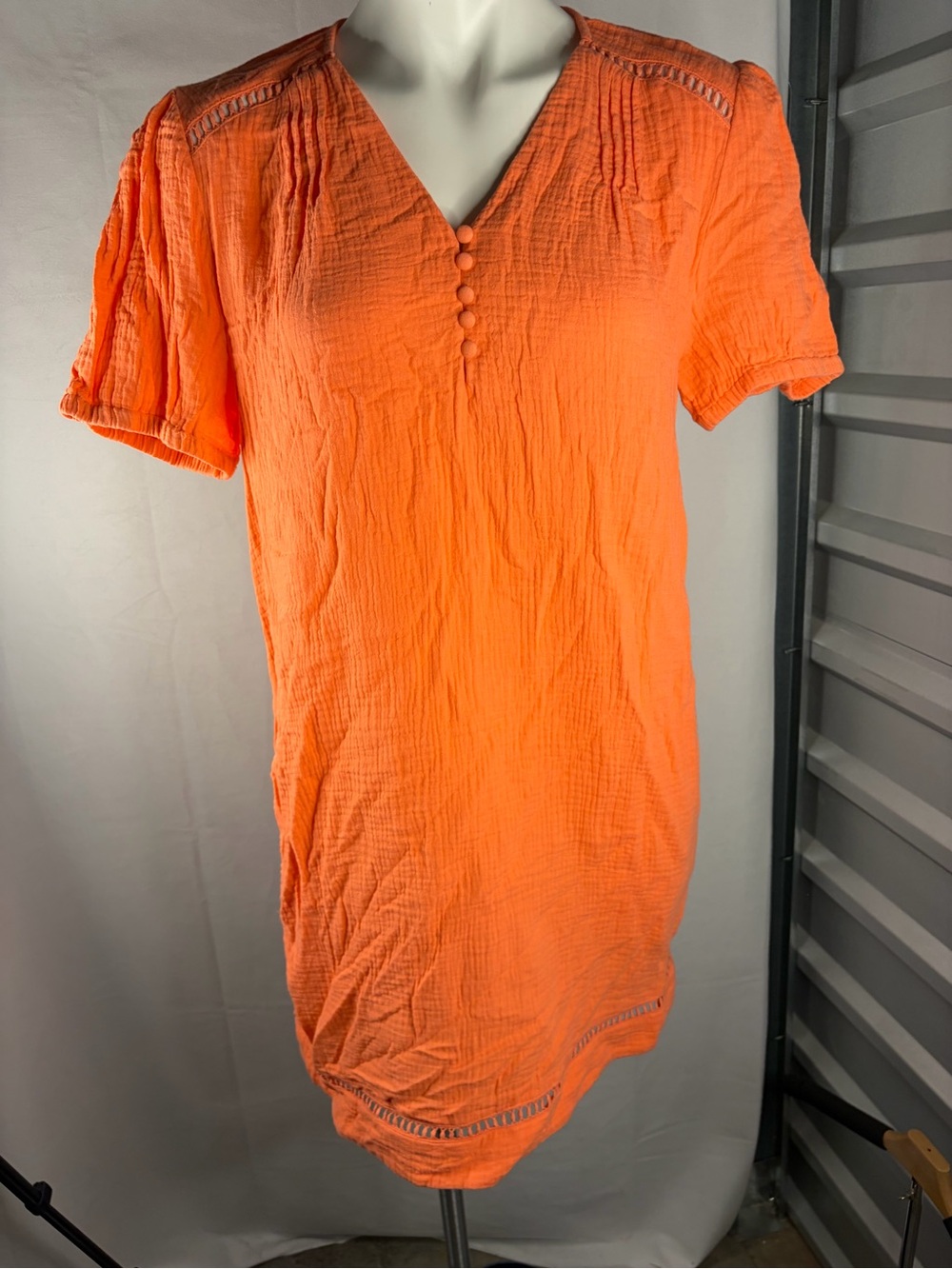 UNTUCKit Orange Textured V-Neck Button Dress